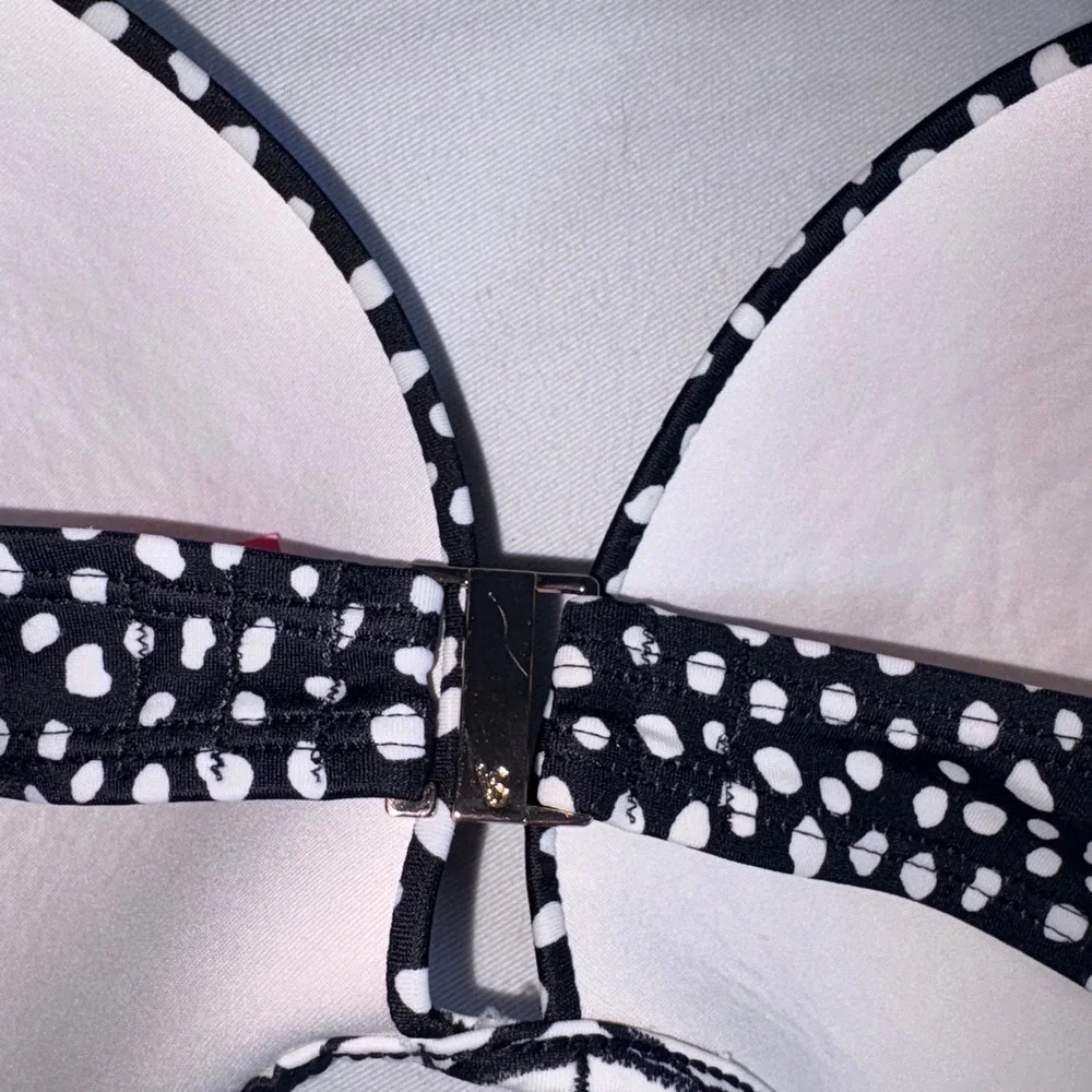 Victorias Secret enhance pattern while
